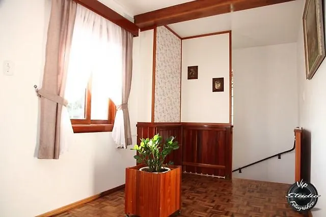 Hospedaria Gastehaus Enzian Treze Tílias